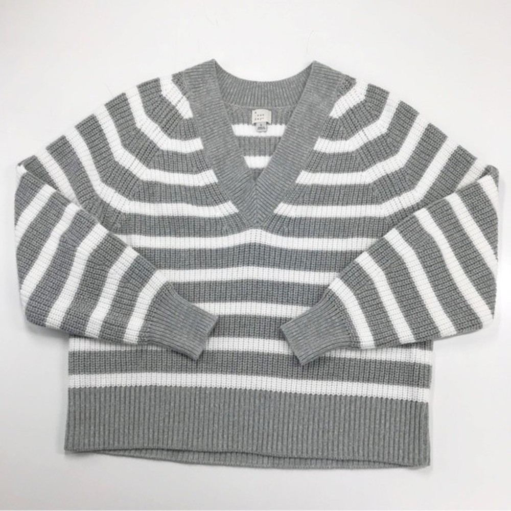 A New Day Chunky Knit Sweater V-Neck Gray White Stripes Long Sleeve Pullover